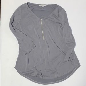 Green envelope 3/4 sleeve Grey shirt size Medium